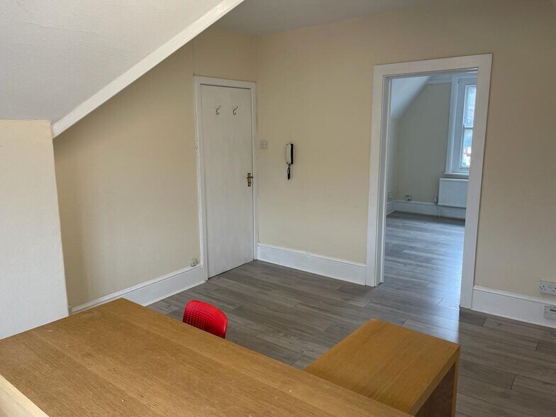 16-18 Pampisford Rd, Purley à louer - Photo de l’immeuble – Image 2 sur 9