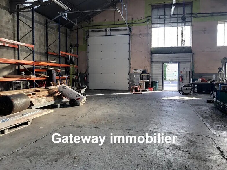Industriel/Logistique dans Riom à louer - Photo de l’immeuble – Image 2 sur 5