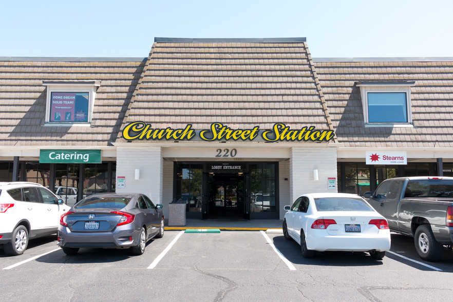 220 S Church St, Lodi, CA à louer - Photo de l’immeuble – Image 2 sur 27