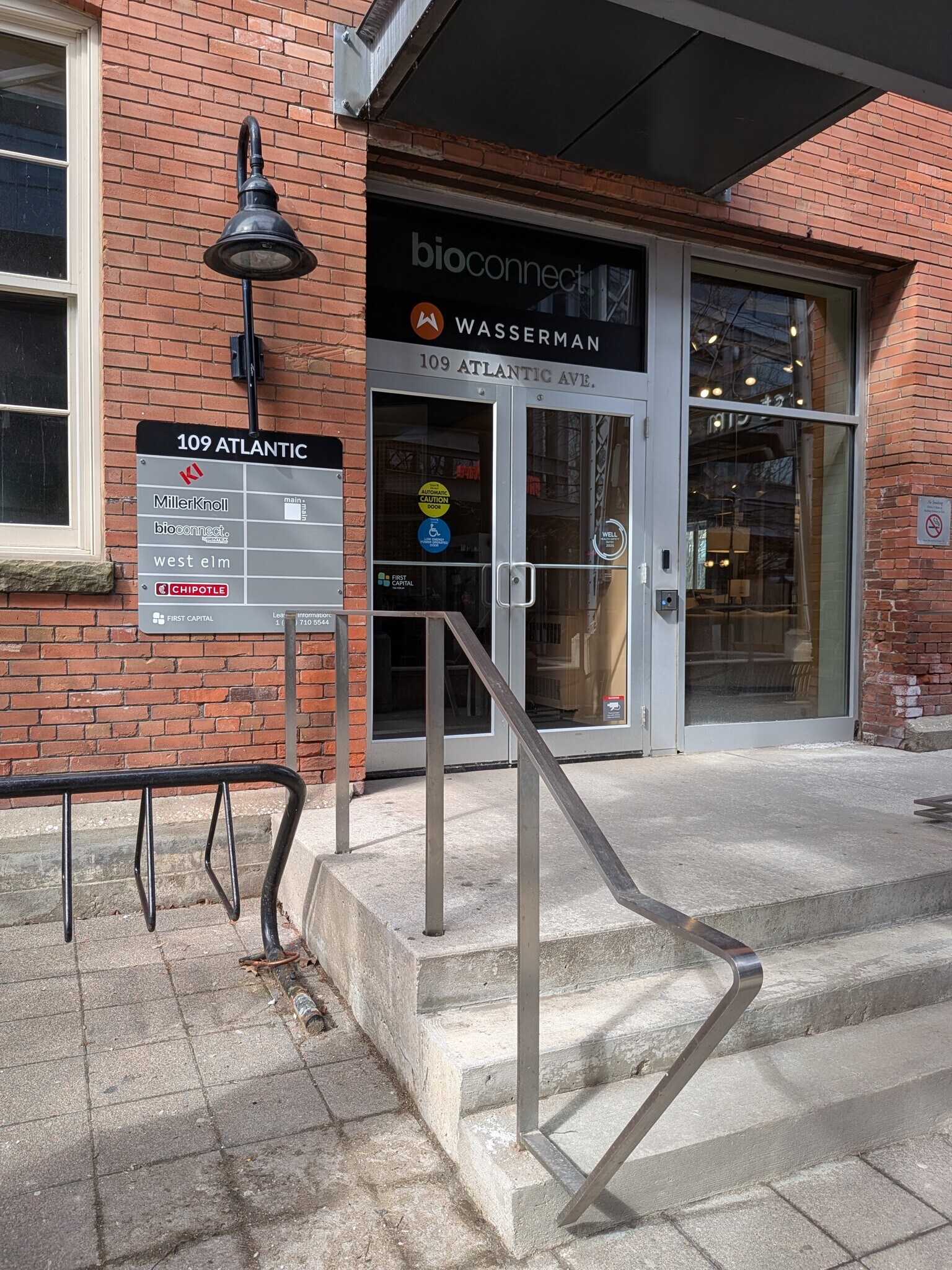 61-75 Hanna Ave, Toronto, ON à louer Photo de l’immeuble– Image 1 sur 7