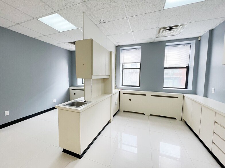 128-138 Mott St, New York, NY à louer - Photo de l’immeuble – Image 3 sur 17
