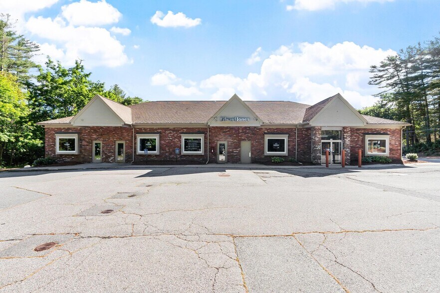 225 Groton Rd, Westford, MA à louer - Photo de l’immeuble – Image 2 sur 21