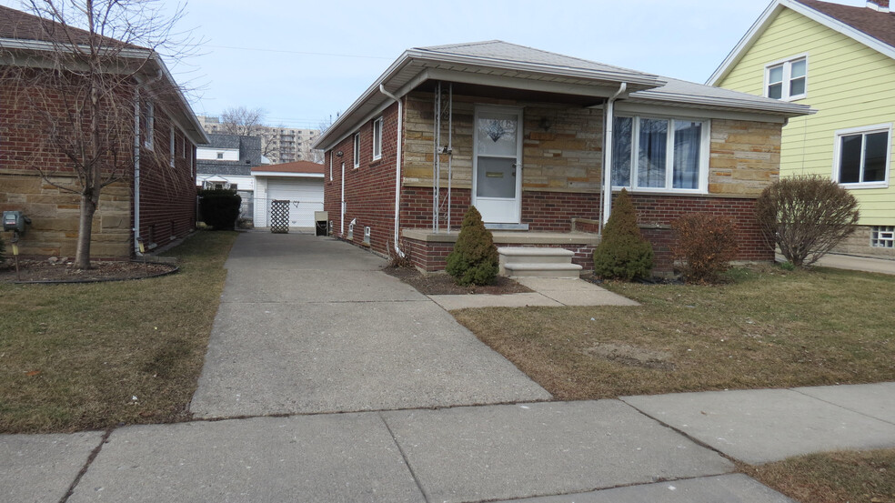 8059 Edward, Center Line, MI à vendre - Photo principale – Image 1 sur 1