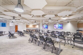 15025 Innovation Dr, San Diego, CA à louer Photo intérieure– Image 2 sur 6