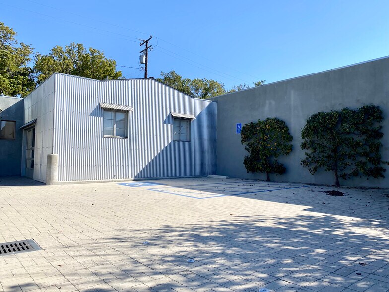 911 De la Vina St, Santa Barbara, CA à louer - Photo de l’immeuble – Image 2 sur 14