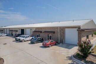 Plus de détails pour 611 Hundred Oaks Dr, Edmond, OK - Industriel/Logistique à vendre