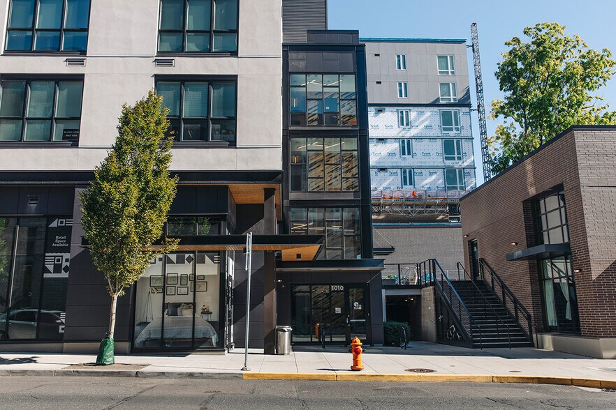975 SE 11th Ave, Portland, OR à louer - Photo de l’immeuble – Image 3 sur 7