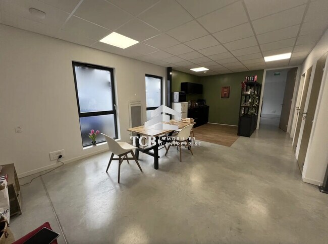 Plus de détails pour Bureau à vendre