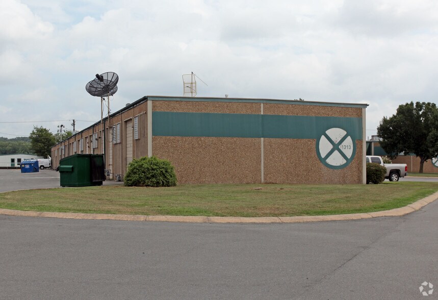 1313 N Hills Blvd, North Little Rock, AR à vendre - Photo de l’immeuble – Image 2 sur 2
