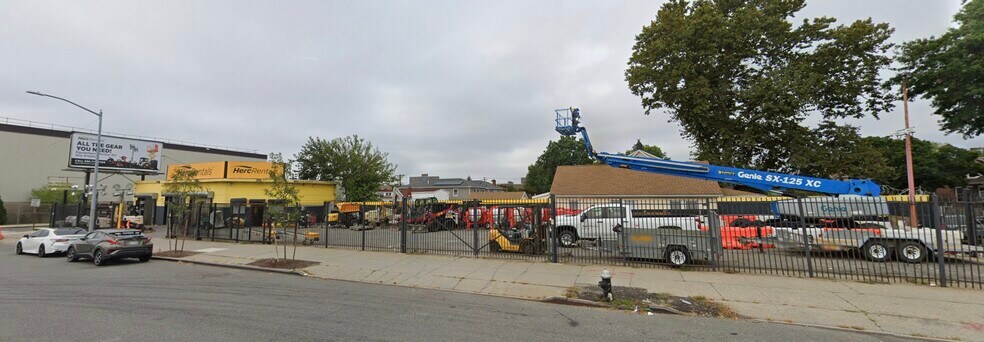 717 Hutchinson River Pky, Bronx, NY à vendre - Photo de l’immeuble – Image 2 sur 5