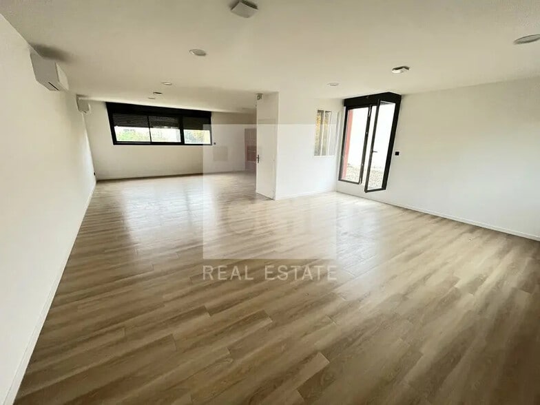 Bureau dans Sainte-Foy-lès-Lyon à vendre - Photo intérieure – Image 2 sur 11