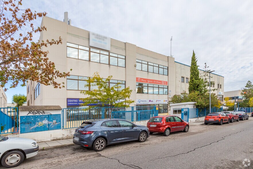 Bureau dans San Sebastián de los Reyes, Madrid à louer - Photo de l’immeuble – Image 1 sur 1