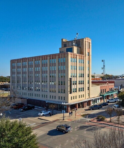 219 N Main St, Bryan, TX à louer - Photo de l’immeuble – Image 3 sur 57