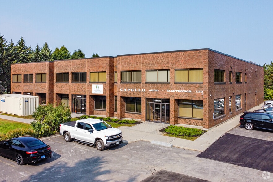 2520 St Laurent Blvd, Ottawa, ON à louer - Photo principale – Image 1 sur 7