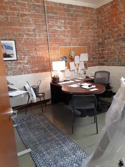 136-140 Leslie St, Dallas, TX à louer - Photo de l’immeuble – Image 2 sur 8