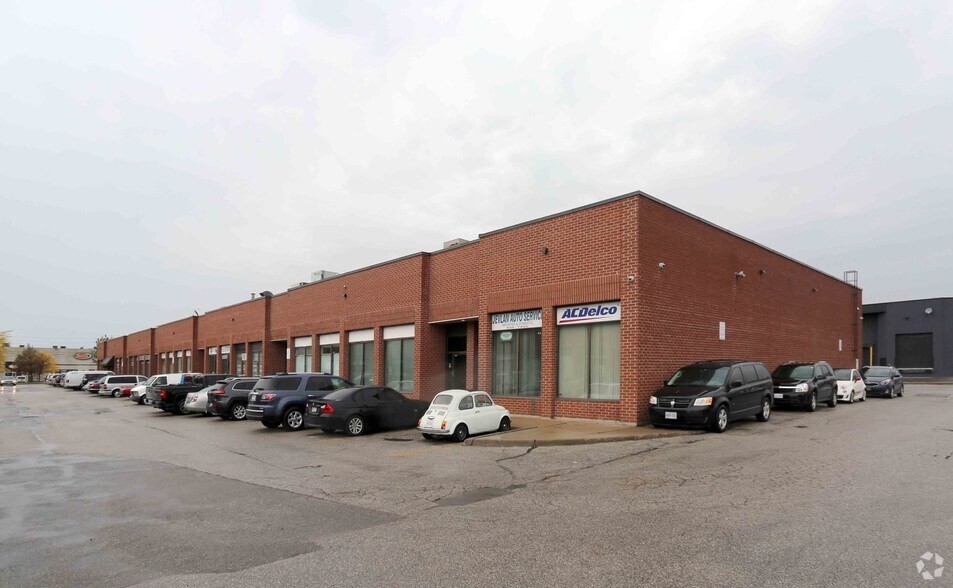 471 Jevlan Dr, Vaughan, ON à louer - Photo principale – Image 1 sur 3
