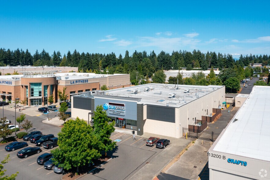 13240 Aurora Ave N, Seattle, WA à louer - Photo de l’immeuble – Image 3 sur 4