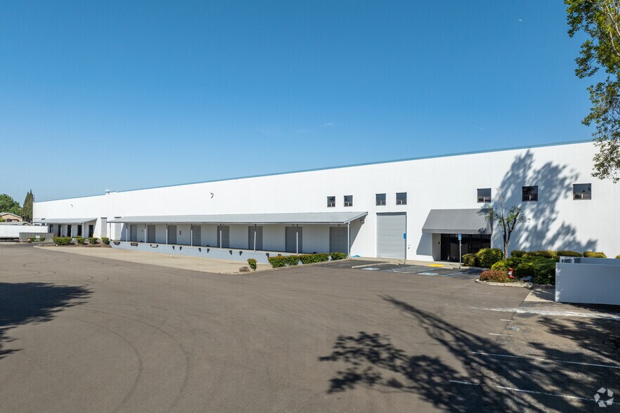 1515-1525 Alvarado St, San Leandro, CA à louer - Photo de l’immeuble – Image 1 sur 8