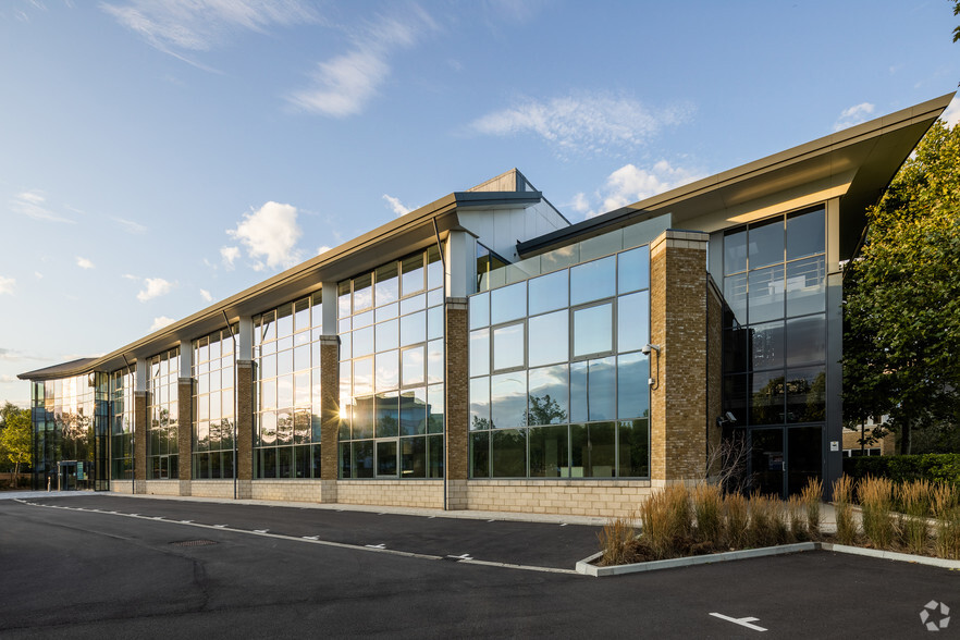 400 Dashwood Lang Rd, Addlestone à louer - Photo de l’immeuble – Image 3 sur 15
