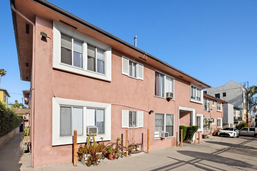 1640 N Harvard Blvd, Los Angeles, CA à vendre - Photo de l’immeuble – Image 2 sur 9