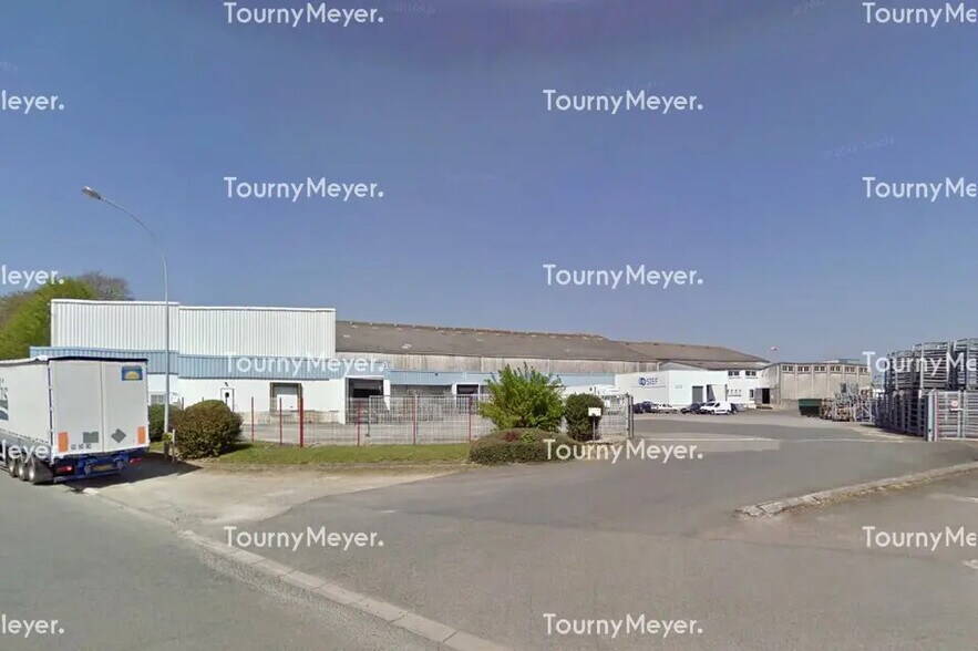 Industriel/Logistique dans Saint-Martin-des-Champs à louer - Photo de l’immeuble – Image 1 sur 4