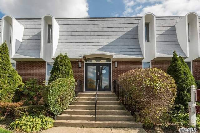 103 Cooper St, Babylon, NY à louer - Photo de l’immeuble – Image 2 sur 9