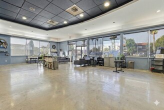 7771-7781 W Sunset Blvd, Los Angeles, CA à louer Photo de l’immeuble– Image 2 sur 7