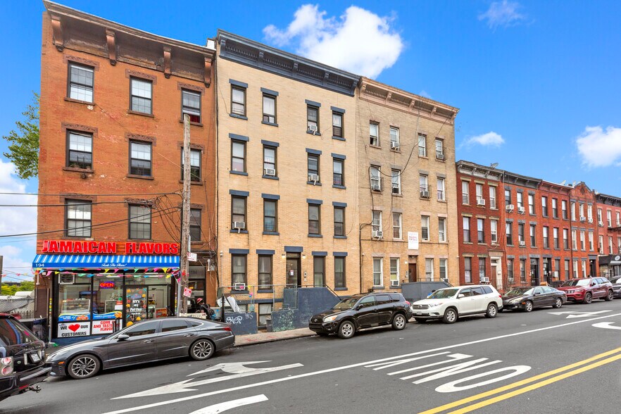 192 Rockaway Ave, Brooklyn, NY à vendre - Photo de l’immeuble – Image 2 sur 12