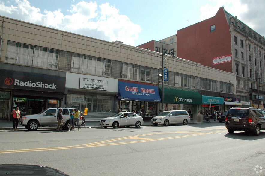 158-168 Market St, Paterson, NJ à louer - Photo de l’immeuble – Image 2 sur 3