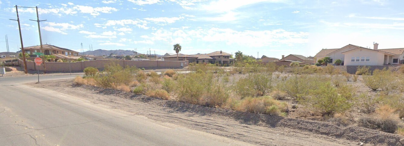 Racetrack and Essex ave, Henderson, NV à vendre Photo principale– Image 1 sur 2