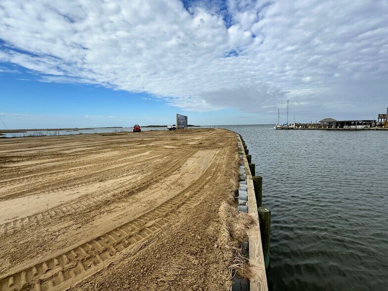 1228 N Redfish St, Crystal Beach, TX à vendre - Photo de l’immeuble – Image 3 sur 5