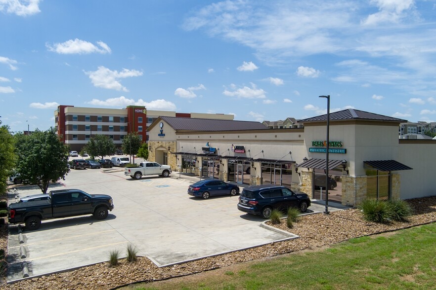2163 Stephens Pl, New Braunfels, TX à louer - Photo de l’immeuble – Image 3 sur 8