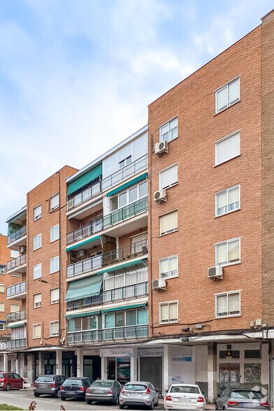Calle Cánovas del Castillo, 7, Alcalá de Henares, Madrid à vendre - Photo de l’immeuble – Image 2 sur 2