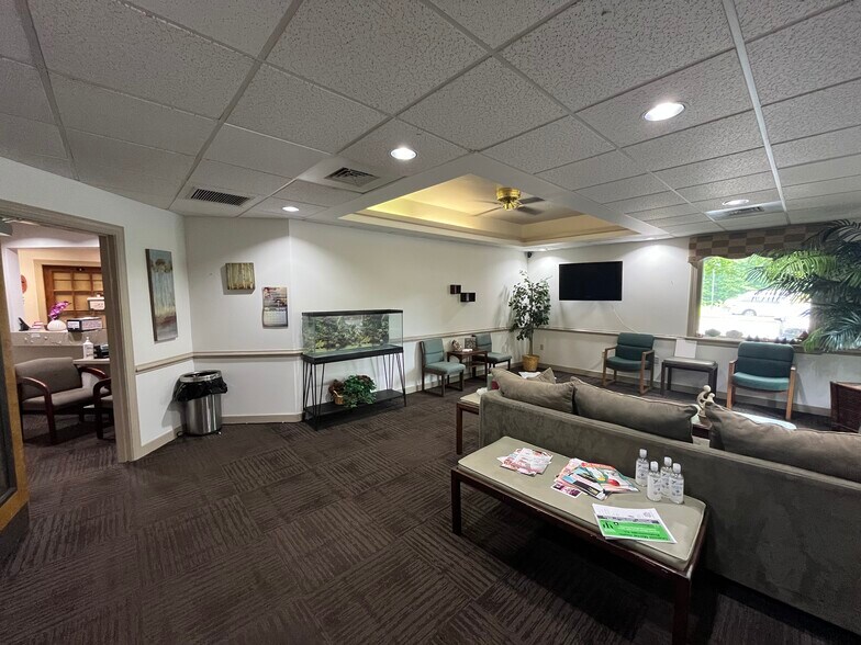 2529 Professional Rd, North Chesterfield, VA à vendre - Photo de l’immeuble – Image 3 sur 9