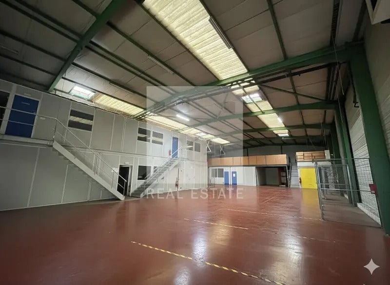 Local d'activités dans Gières à vendre - Photo intérieure – Image 2 sur 3