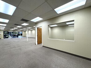 1890 Park Marina Dr, Redding, CA à louer Photo intérieure– Image 2 sur 12