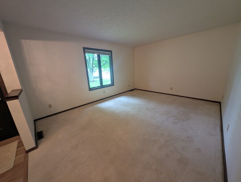 1002 IN-114, North Manchester, IN à vendre - Photo de l’immeuble – Image 2 sur 50