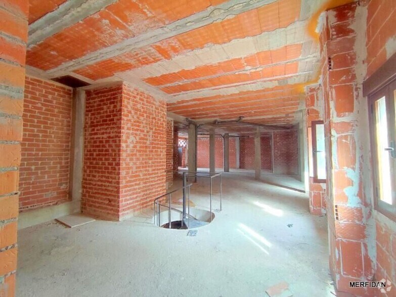 Immeuble residentiel dans Fuenlabrada, Madrid à vendre - Photo intérieure – Image 1 sur 1