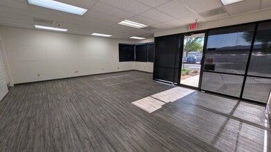 7425 S Harl Ave, Tempe, AZ à louer Photo intérieure– Image 1 sur 2