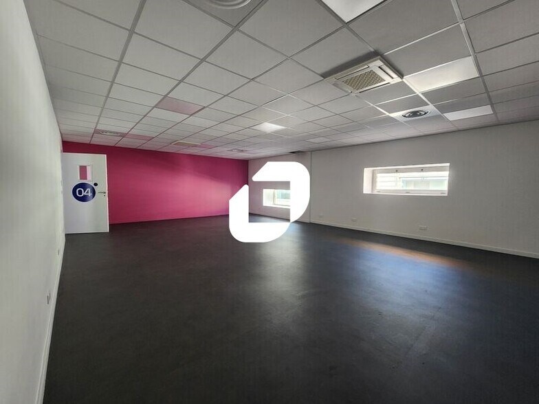 Bureau dans Bordeaux à louer - Photo de l’immeuble – Image 3 sur 17