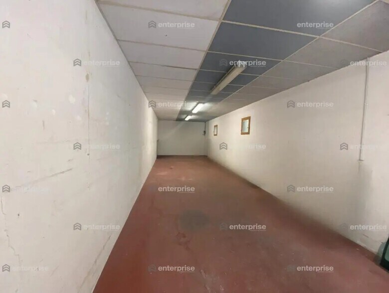 Local d’activités dans Pont-Sainte-Maxence à louer - Photo intérieure – Image 2 sur 3