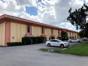 5201-5229 NW 74th Ave, Miami, FL à louer Autre– Image 2 sur 15