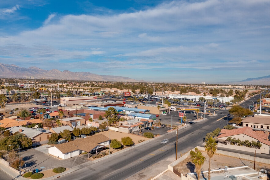 2545-2595 S Torrey Pines portefeuille de 2 biens à vendre sur LoopNet.fr - Aérien – Image 3 sur 35