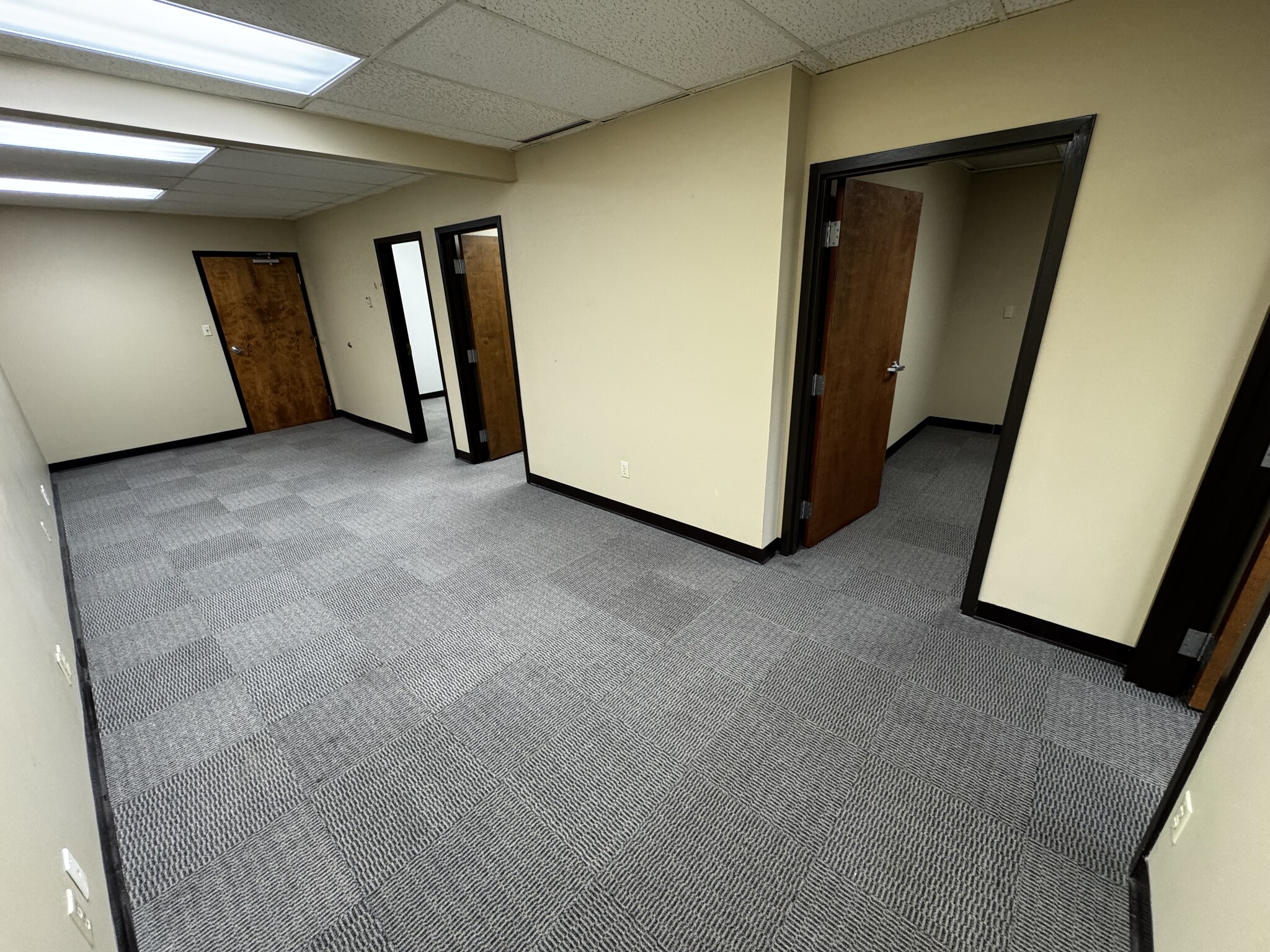 10300 W 103rd St, Overland Park, KS à louer Photo intérieure– Image 1 sur 4