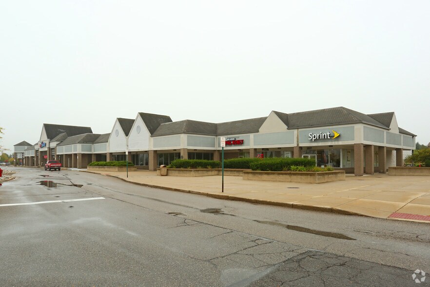 2655-2933 Oak Valley Dr, Ann Arbor, MI à louer - Photo principale – Image 2 sur 4