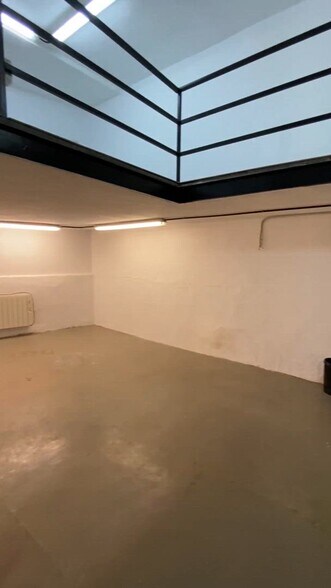 Immeuble residentiel dans Madrid, Madrid à vendre - Vidéo sur l’annonce professionnelle – Image 2 sur 2