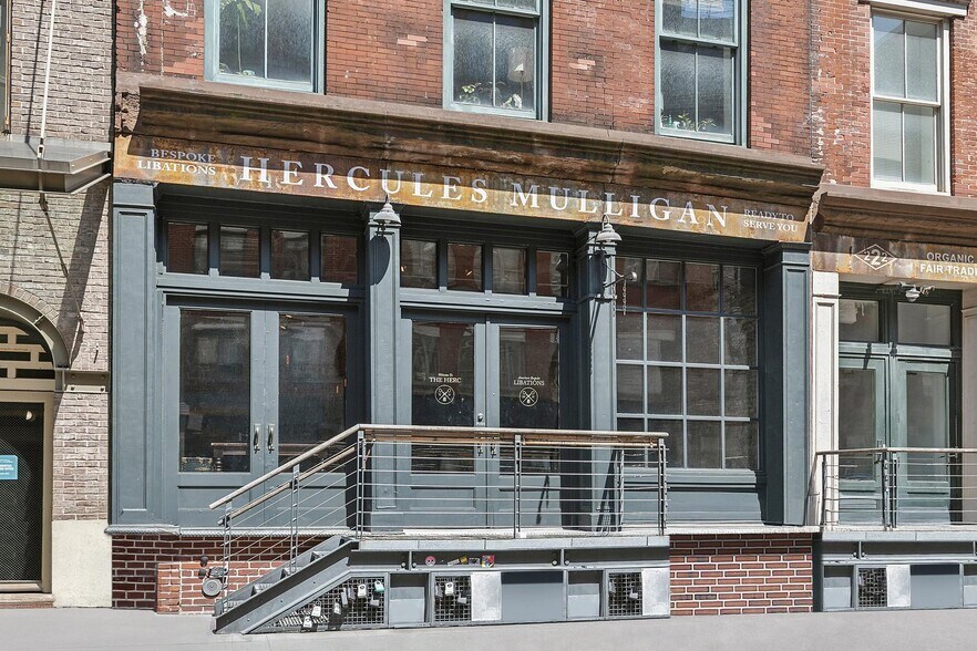 220 Front St, New York, NY à louer - Photo de l’immeuble – Image 1 sur 23