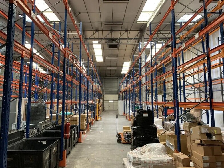 Industriel/Logistique dans Morangis à louer - Photo de l’immeuble – Image 1 sur 6