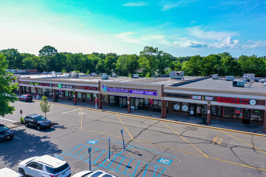 201-343 Middle Country Rd, Selden, NY à louer - Photo de l’immeuble – Image 3 sur 5
