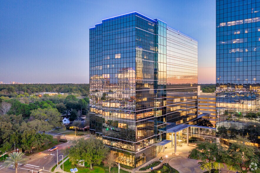 840 Gessner Rd, Houston, TX à louer - Photo de l’immeuble – Image 2 sur 29